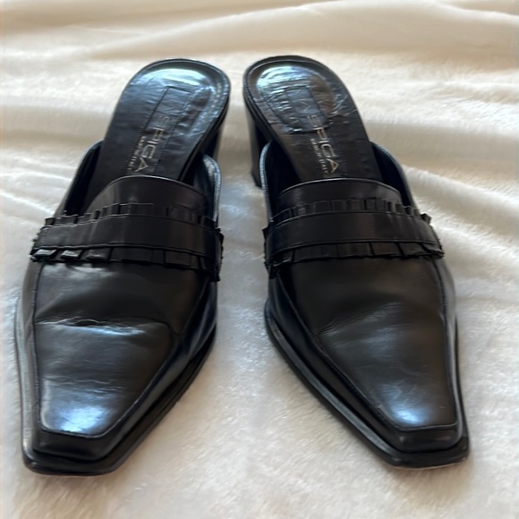 Via Spiga Shoes - Vintage Via Spiga slip on mules